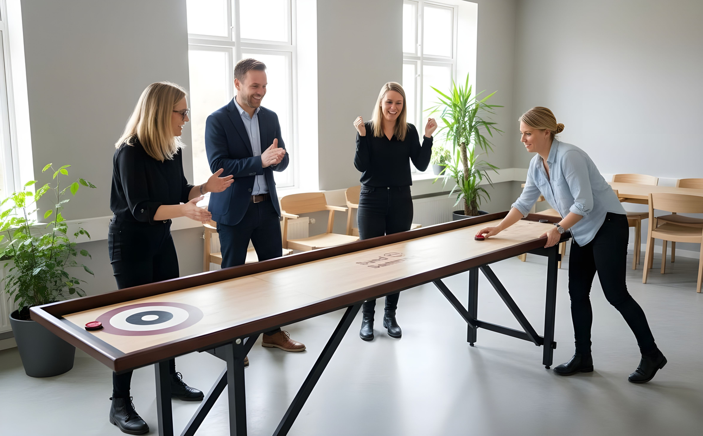 Premium Shuffleboard - i dansk design og med foldbare ben
