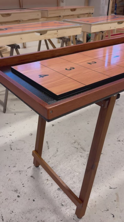 Premium Shuffleboard - i dansk design og med foldbare ben